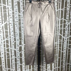 Vero Moda Eva Mid Rise Elastic Waist Coated Pant